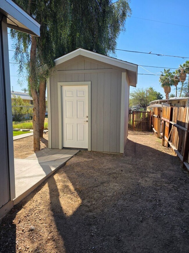 Building Photo - 2 Bed/1 Bath almost brand new in Central BHC