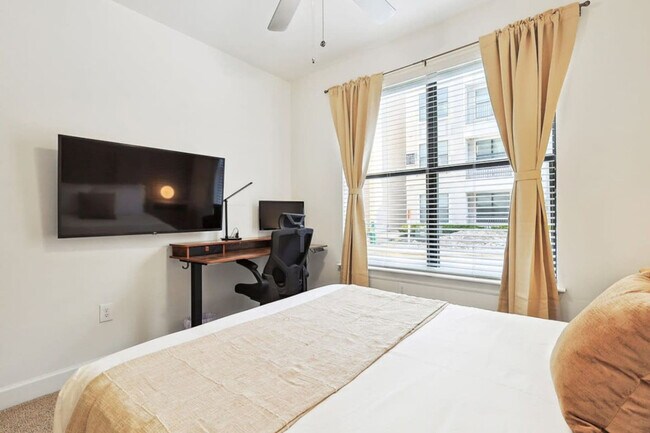 Building Photo - 5445 Town and Country Blvd