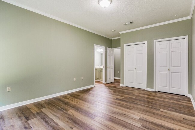 Building Photo - Great Home in the Tiger Point community of Champions Green!