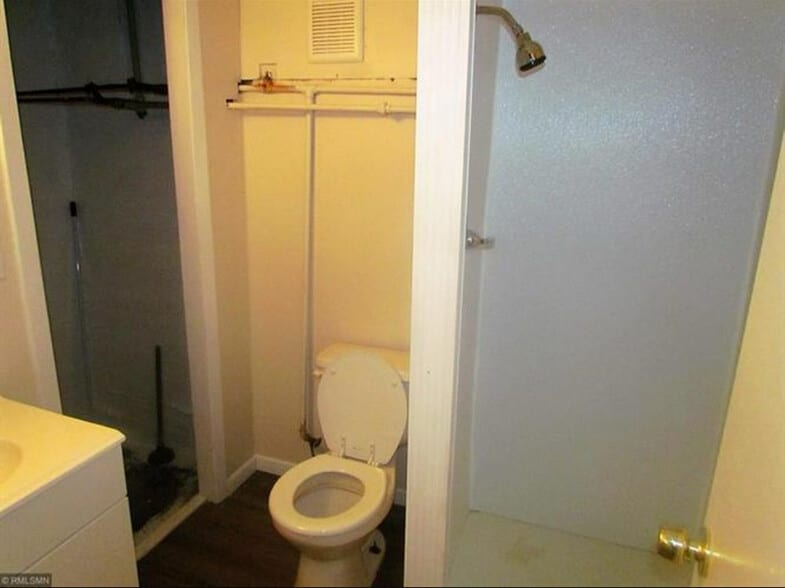 Building Photo - 306 4th Ave NE