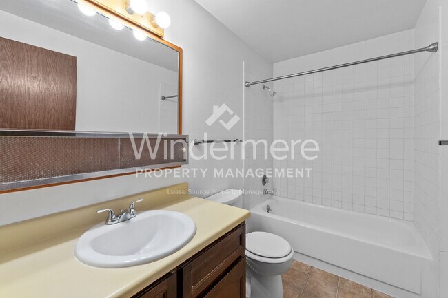 Building Photo - 2-bedroom Apartment In Hangman Valley