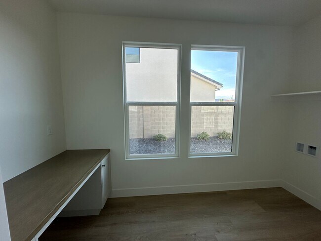 Building Photo - Desert Horizon!! BEAUTIFUL BRAND NEW 4 bed...