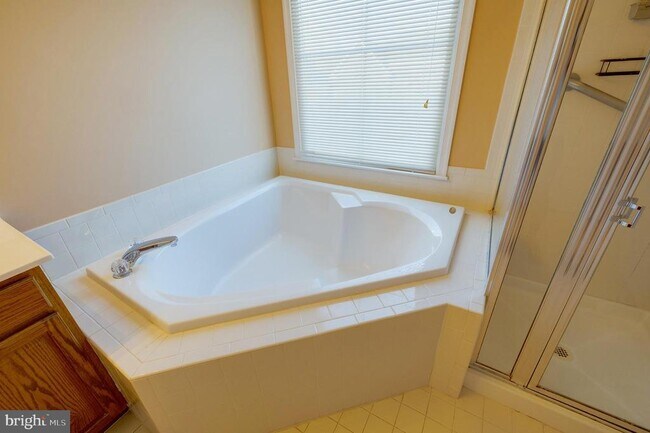 Building Photo - 303 Inspiration Ln