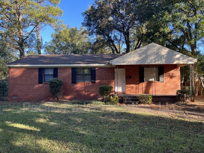 Primary Photo - 3745 Honeysuckle Rd