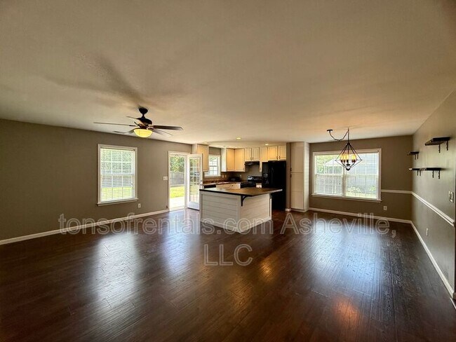 Building Photo - 210 Mud Creek Rd