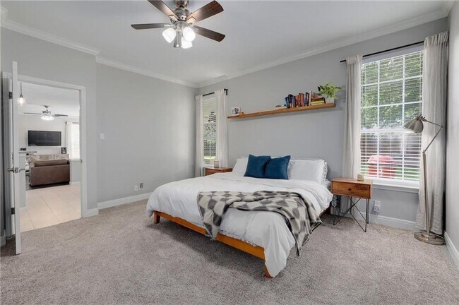 Building Photo - 1705 Azalea Dr