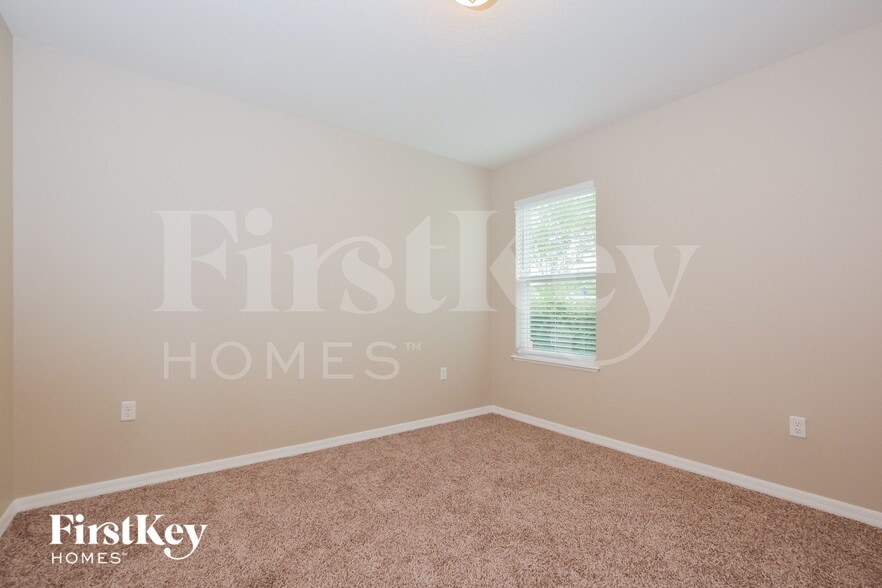 Building Photo - 1995 Banner Ln