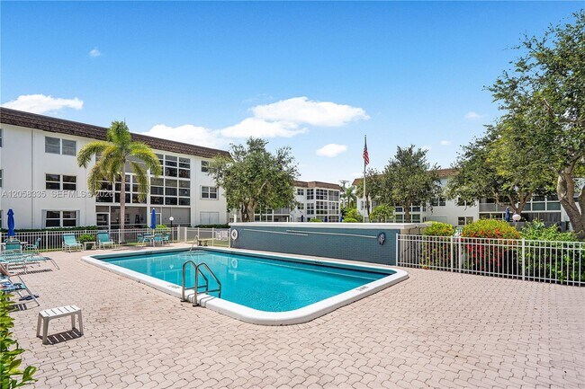 Building Photo - 1501 S Ocean Blvd