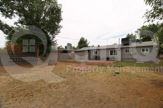Building Photo - 50 E Valencia Dr