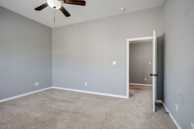 Building Photo - 716 Whispering Willow Way