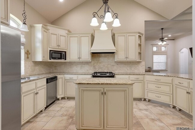 Building Photo - 100 Flora Springs Dr