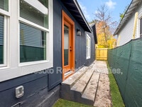 Building Photo - 1606 W Wildwood Dr