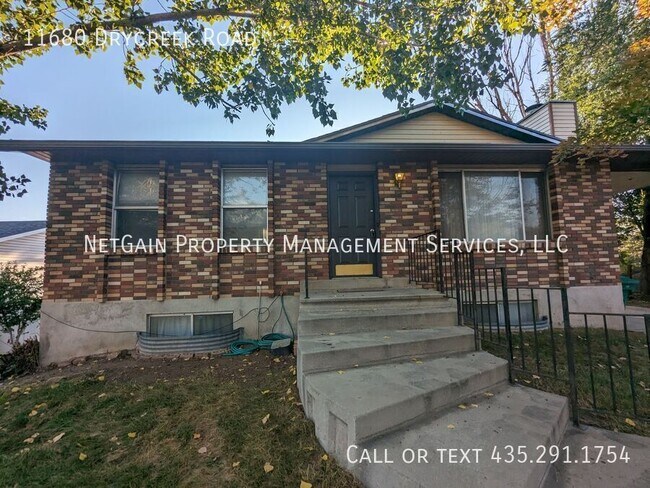 Building Photo - 11680 E Dry Creek Rd