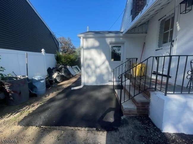 Building Photo - 752 Layton Dr