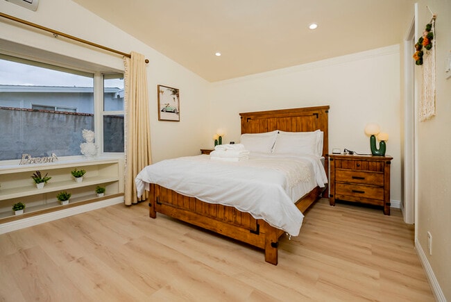 Building Photo - Furnished 3BR Glendora Home | Quiet Retreat + Parking