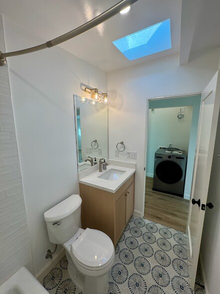 Building Photo - 110 Paseo De La Concha