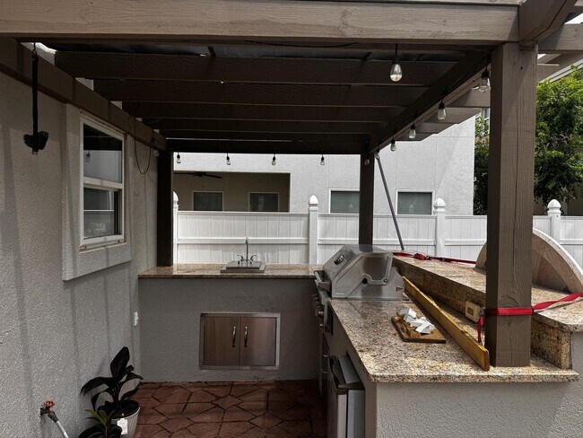 Building Photo - 239 Inverrary Dr