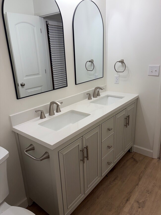 Building Photo - 1411 W Highland St