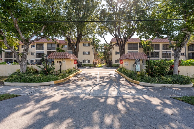 Building Photo - 251 S Cypress Rd