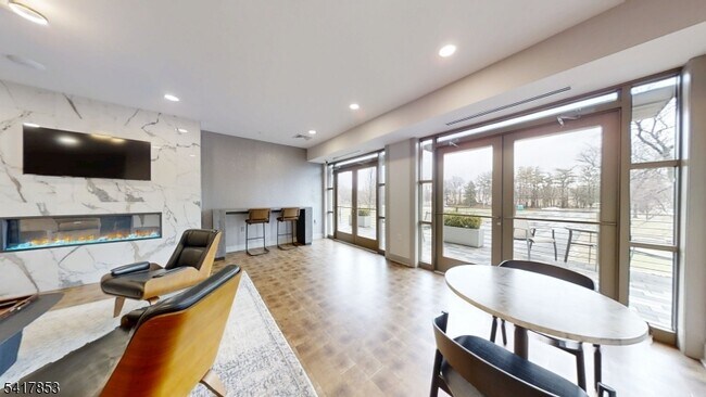 Building Photo - 1181 Morris Ave