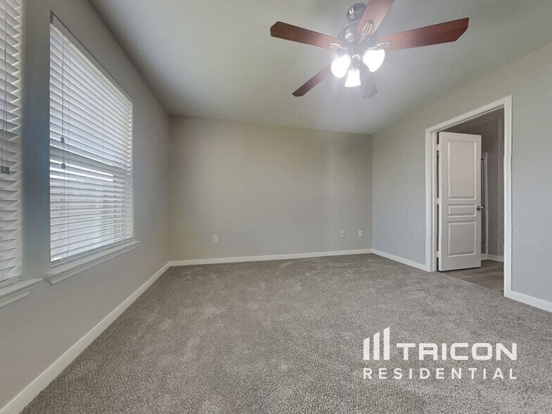 Building Photo - 9910 Waldens Pond Court