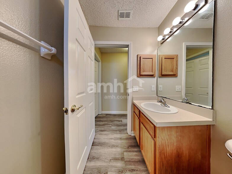 Building Photo - 2522 Blackstone Ct