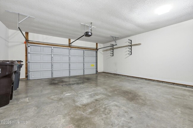 Building Photo - 14 Juniper Ln
