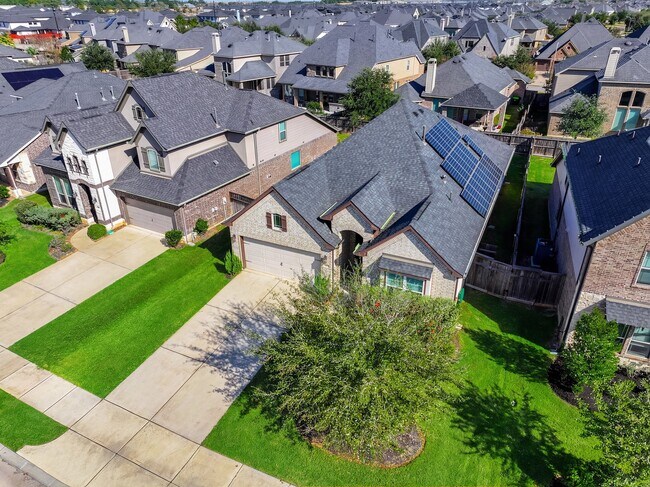 Building Photo - 3439 Cres Vista Dr