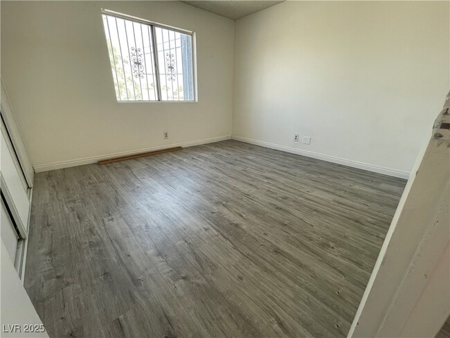 Building Photo - 5005 Celebrity Cir