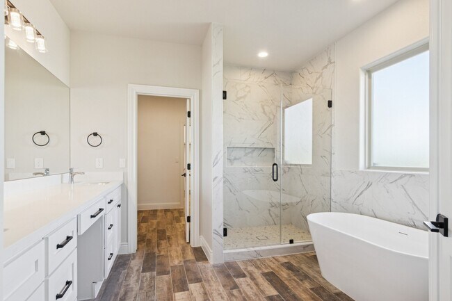 Building Photo - 1610 Newgulf Dr