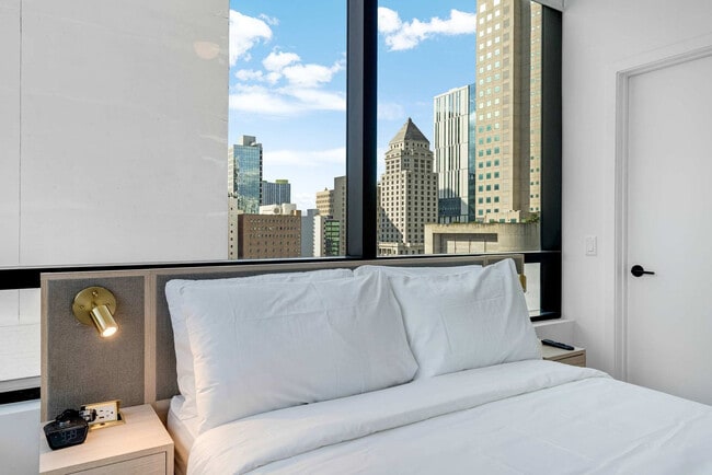 Building Photo - 225 N Miami Ave