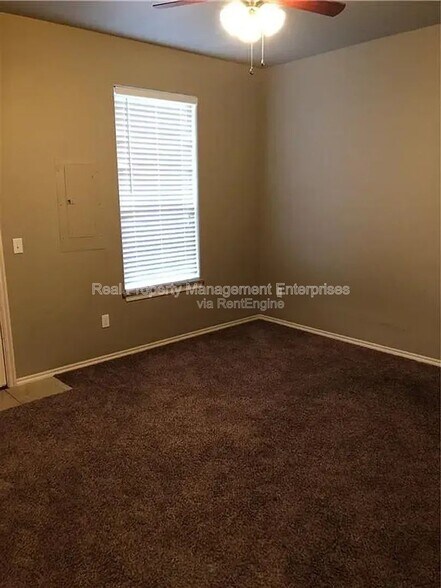Building Photo - 1846 Cypress Ln
