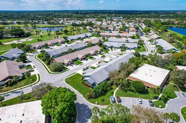 Building Photo - 188 Moccasin Trail N