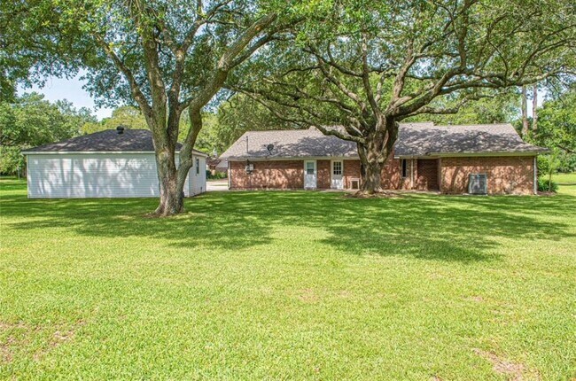 Building Photo - 2615 Cypress Ln