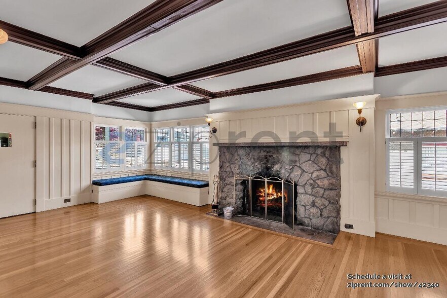 Building Photo - 654 Chetwood St