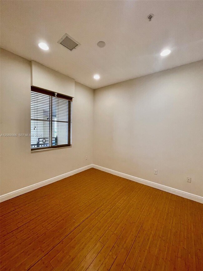 Building Photo - 2925 NW 126th Ave