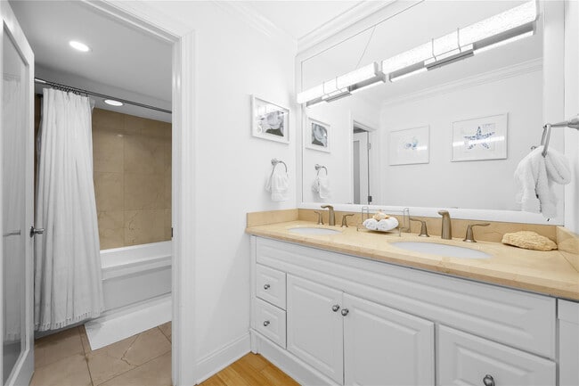 Building Photo - 5100 N Ocean Blvd