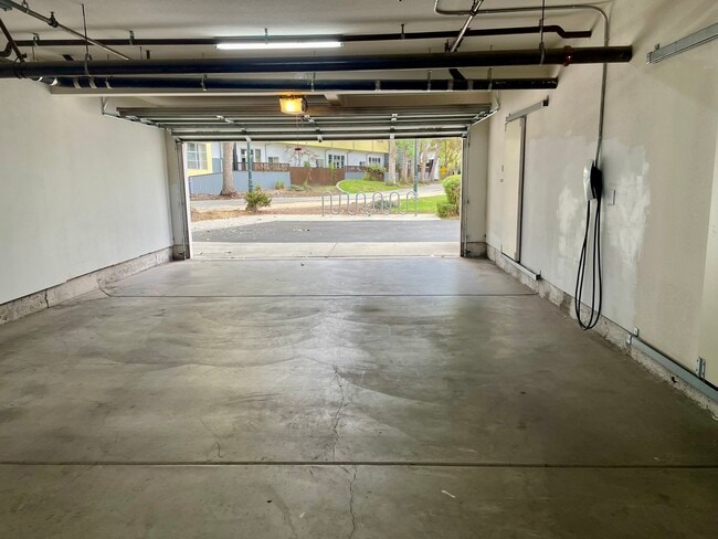 Building Photo - 1247 66th St