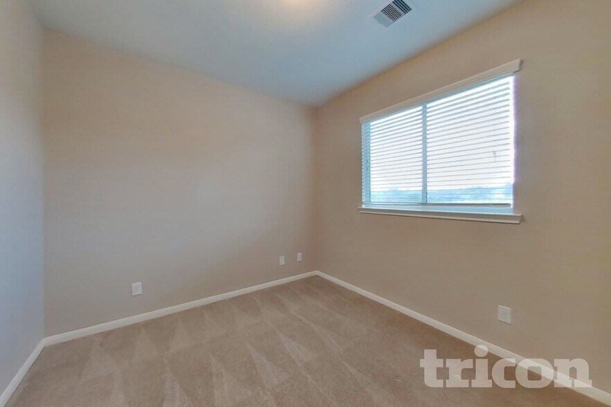 Building Photo - 16207 Augusta Oaks Court