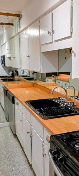 Kitchen view 2 - 1222 N Olive Dr