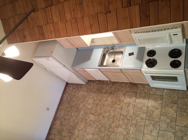 Building Photo - 2-Story, One Bedroom Loft Townhome AVAILABLE JUNE 2026 - Wernersville, PA