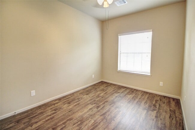 Building Photo - 26152 Avenue E