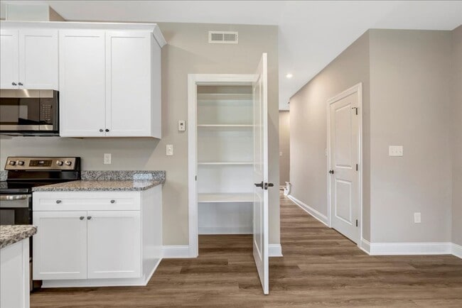 Building Photo - Cherfran Townhomes: Luxury Living in the Heart of South Hill