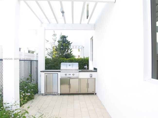 Building Photo - 10053 NW 76th Terrace