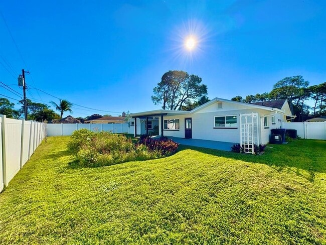 Building Photo - 1201 86th Ave N