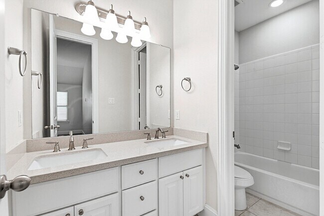 Building Photo - 2226 Falcon Brook Dr