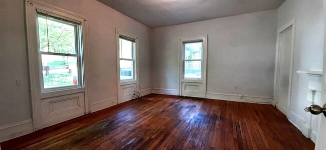 Building Photo - 504 S Aurora St