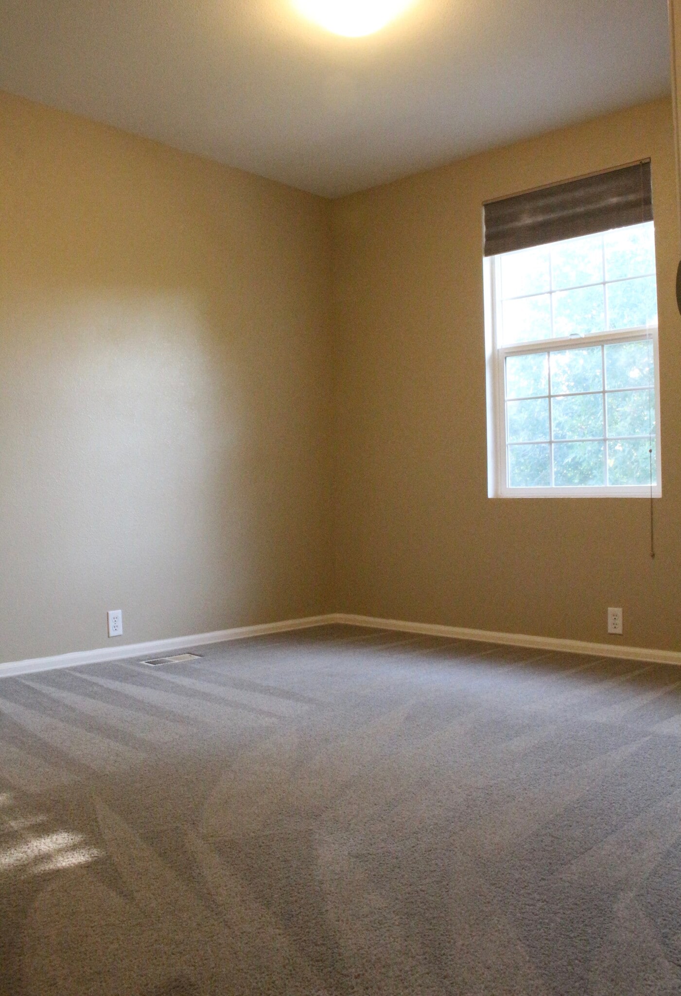 Building Photo - 3425 East 123rd Drive