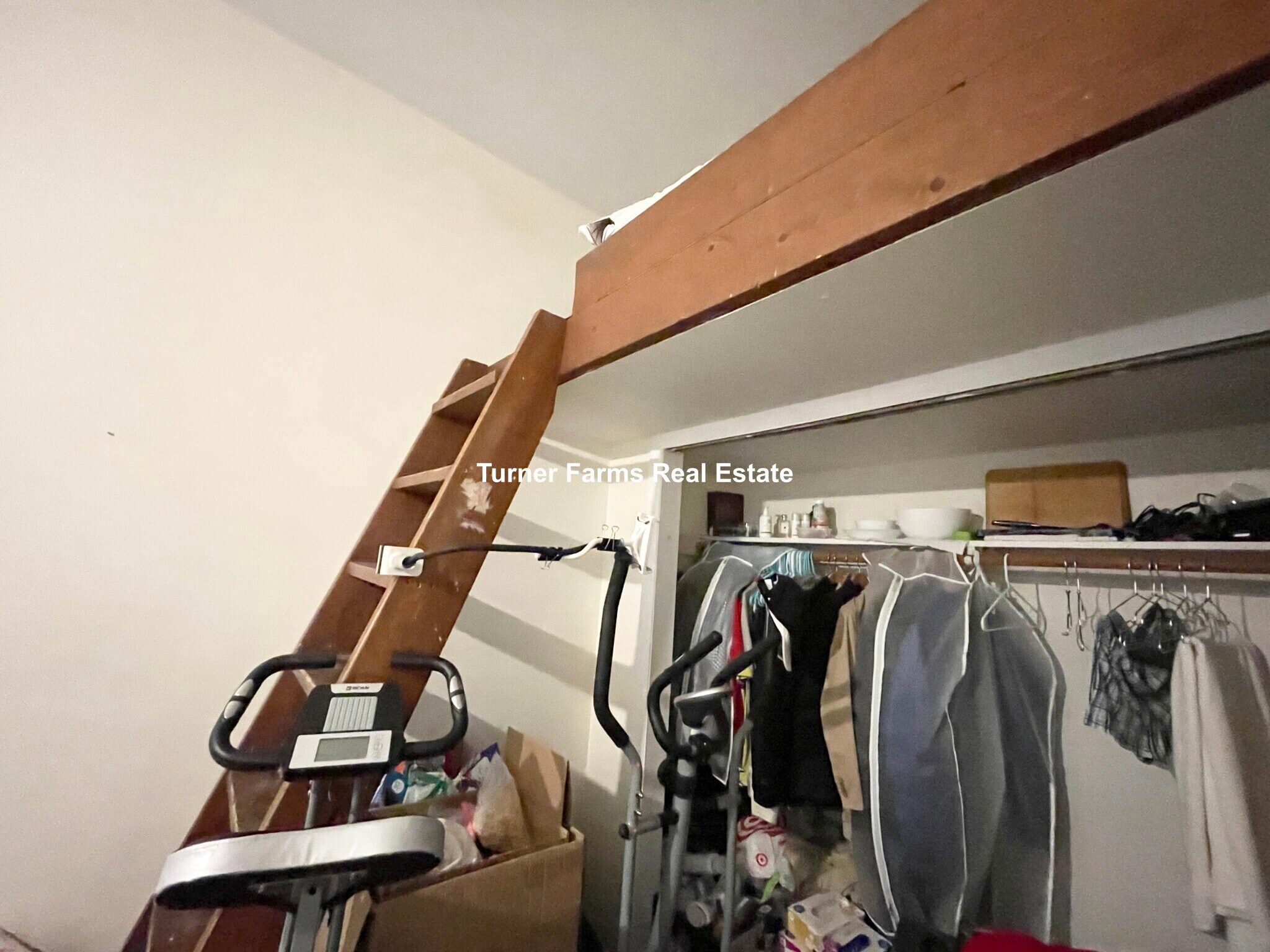 Building Photo - 17 Aberdeen St