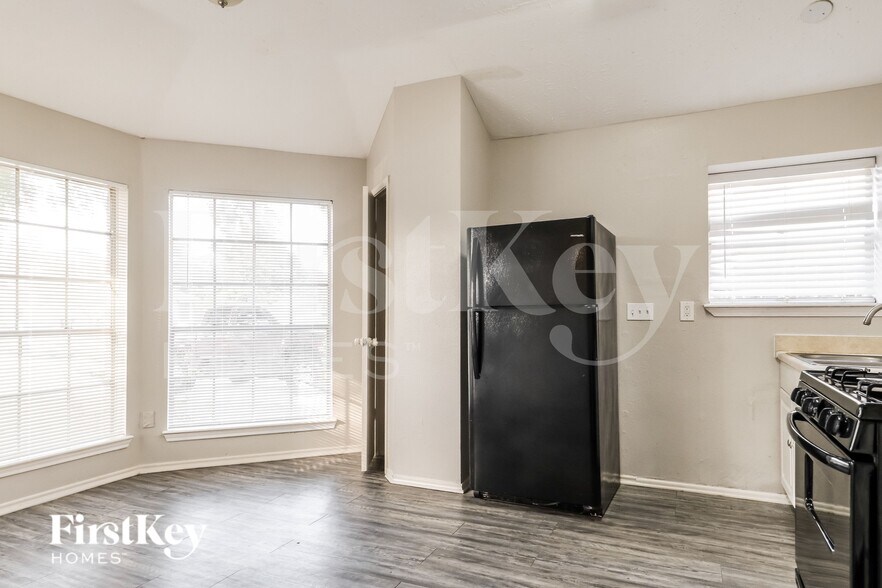 Building Photo - 3815 Derbyhall Dr